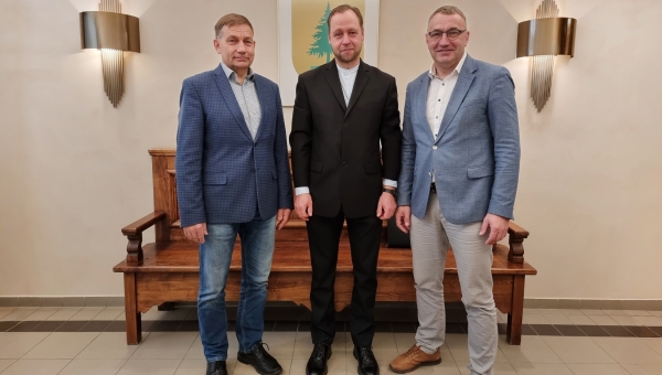 Linnapea ja abilinnapea tervitasid uut Võru Katariina koguduse õpetajat